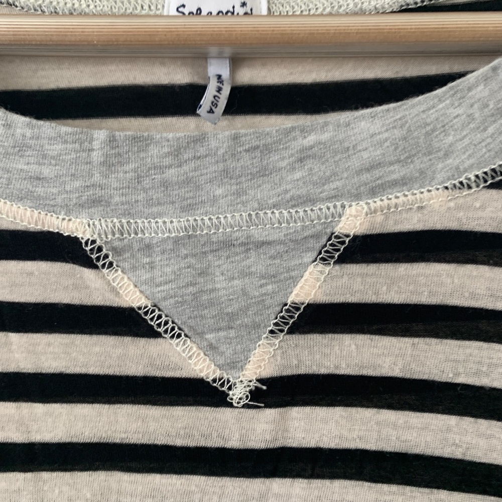 Splendid Striped top. Size Small - Picture 3 of 4